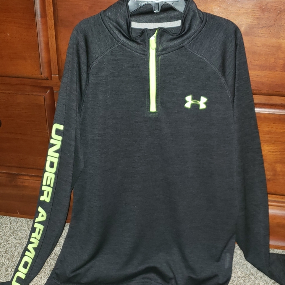 UA Pullover/Jacket